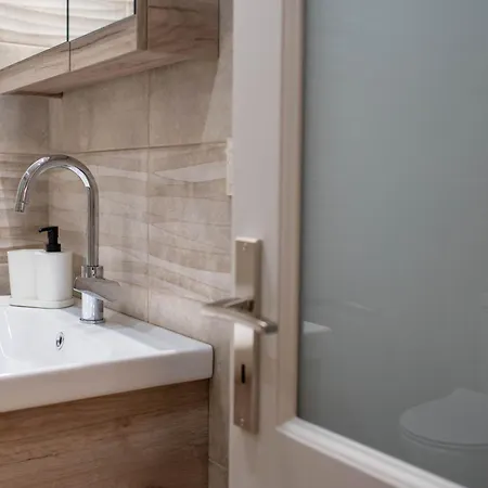 Ionis 2 Apartamento *